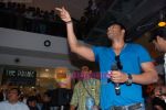 Ajay Devgan promotes Toonpur Ka Superhero in Oberoi Mall on 22nd Dec 2010 (11).JPG